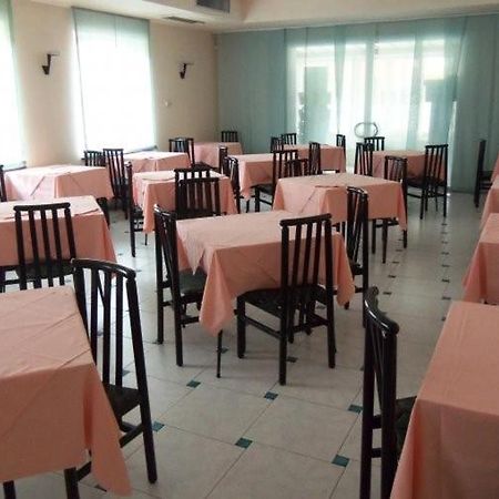Viserbella di Rimini Hotel Silvia المظهر الخارجي الصورة